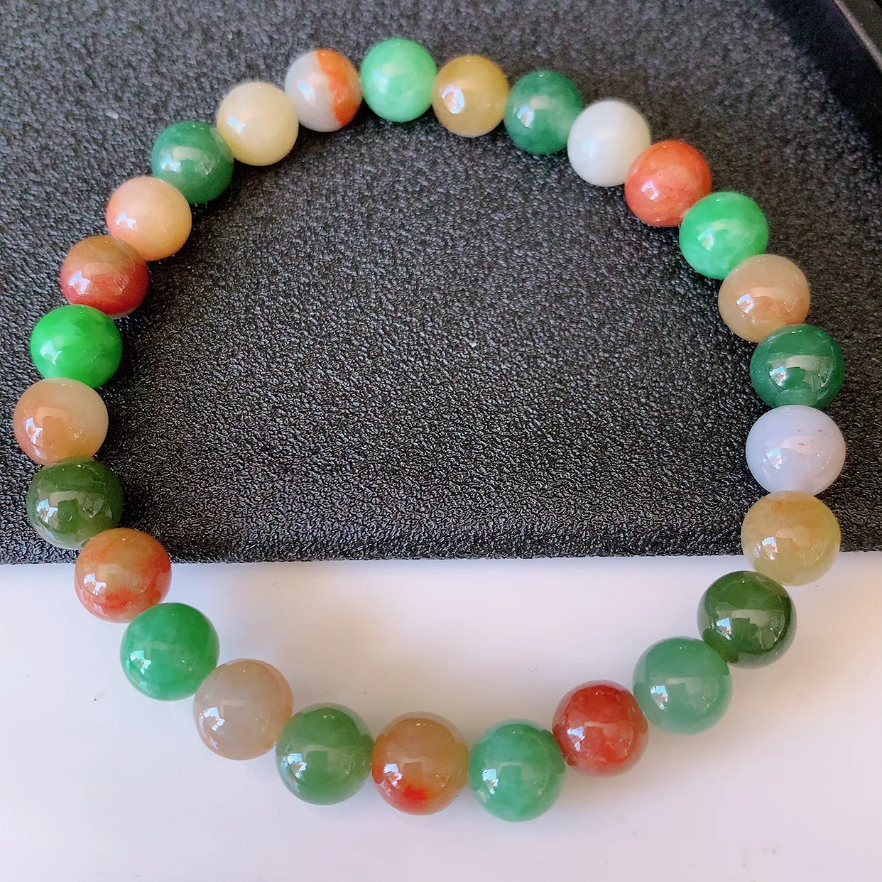 自然光实拍，冰润多宝翡翠手链，多彩翡翠手串，颜色丰富，料子细腻，高档大气，自戴送礼佳品！#46.7取一尺寸7mm