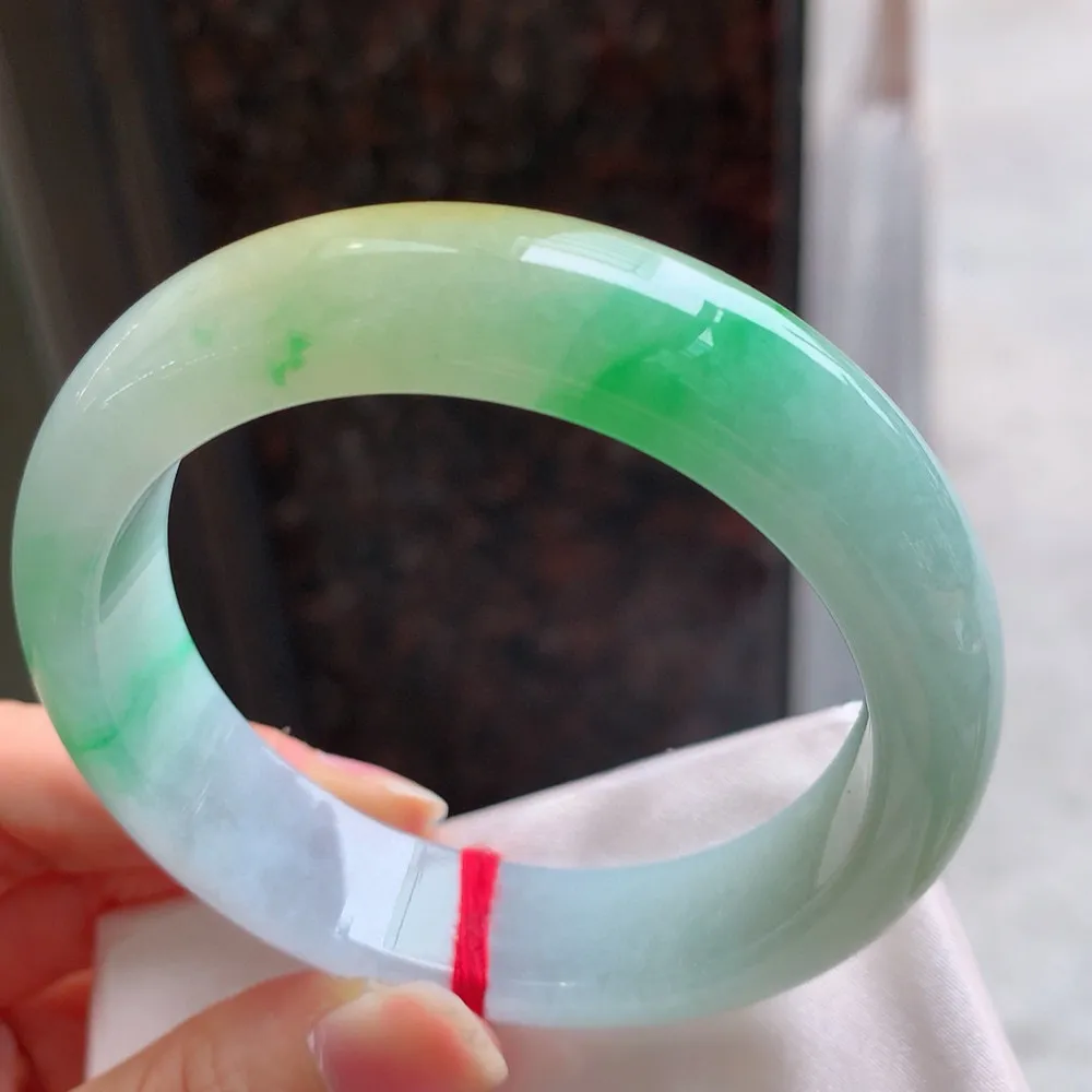 正圈冰黄加绿 无瑕 尺寸:56.1/14.4/8.7 超值🥰🥰