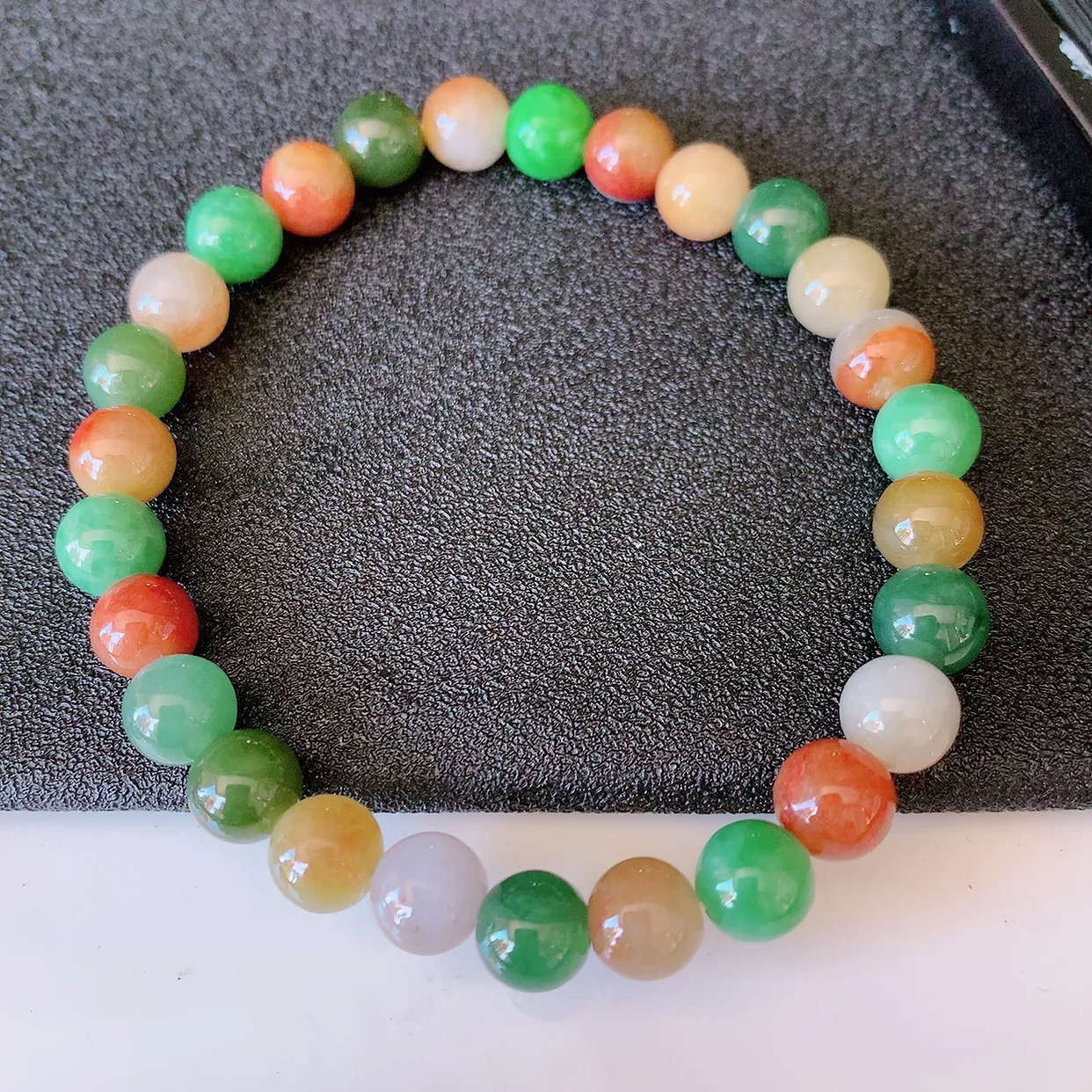 自然光实拍，冰润多宝翡翠手链，多彩翡翠手串，颜色丰富，料子细腻，高档大气，自戴送礼佳品！#46.7取一尺寸7mm