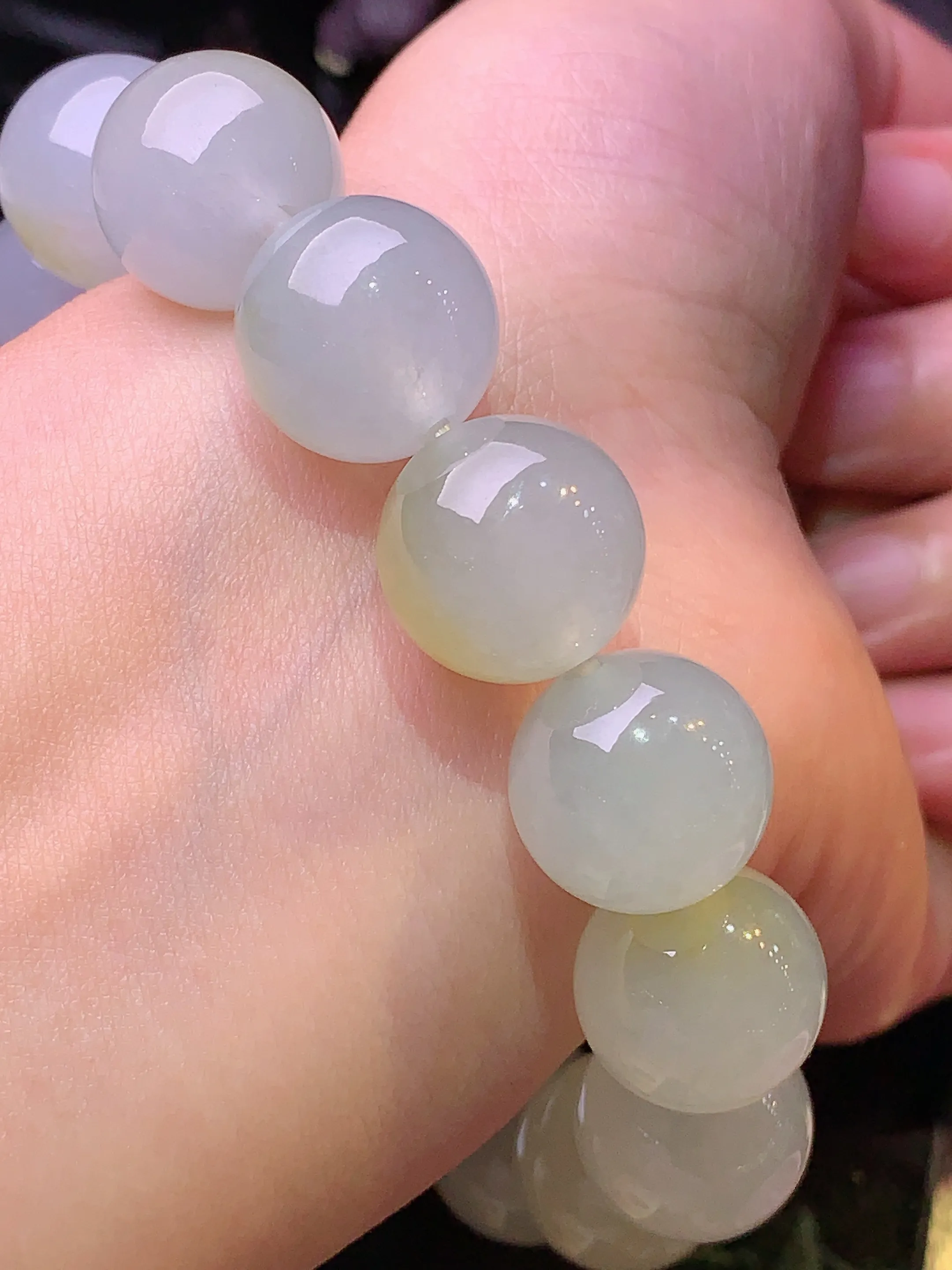 圆珠手链 玉质细腻 色泽清新艳丽 整体尺寸14.8