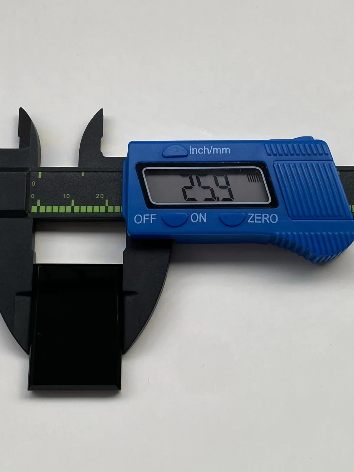 墨翠【平安无事牌】细腻干净，黑度极黑、性价比高，雕工精湛，打灯透绿‘