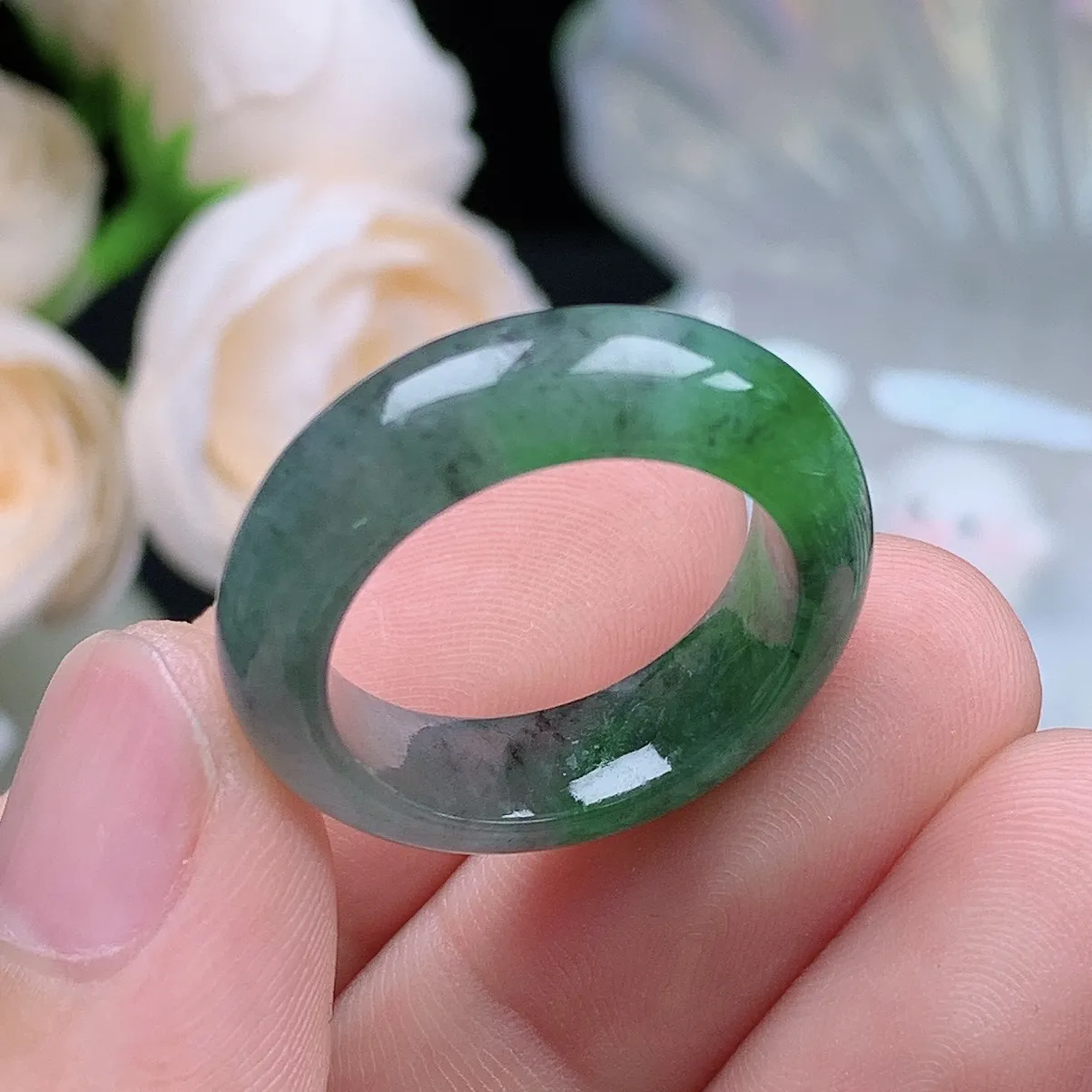 缅甸翡翠老坑种水润起胶乌鸡飘阳绿戒指玉指环  水润通透 尺寸：18.4-6.8-4.1mm 18号圈口2S