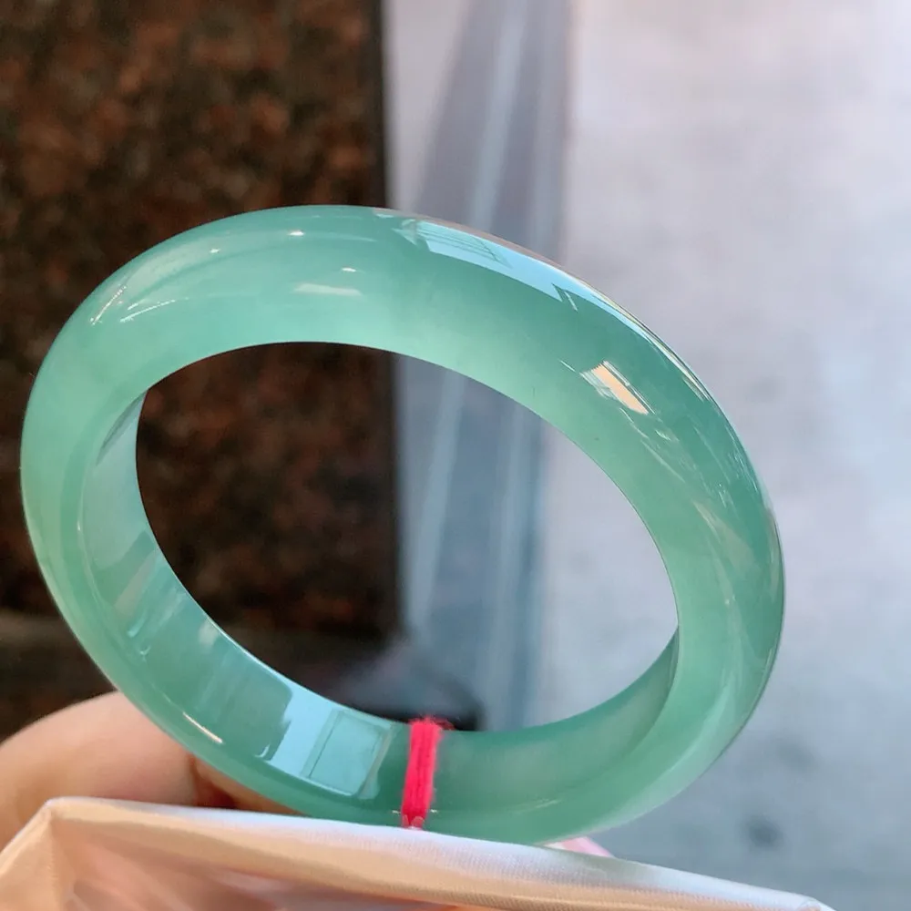 正圈冰玻蓝绿 无瑕 尺寸:54.6/12/8.3 种色俱佳