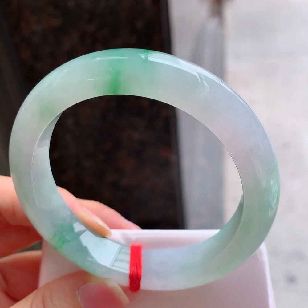 正圈冰绿花 无瑕 尺寸:56.1/12.2/9 花美 种水好🥰🥰