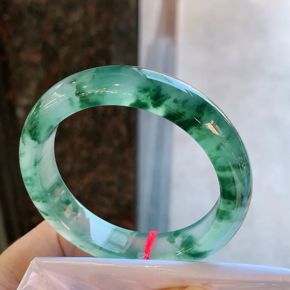 正圈冰玻飘花 无瑕 尺寸:53.1/12.1/8.3起刚光