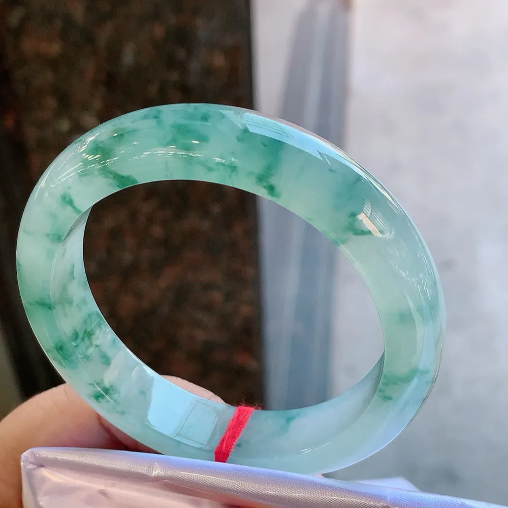 正圈高冰飘花 无瑕 尺寸:57.4/12.5/9.1 花美 种水好