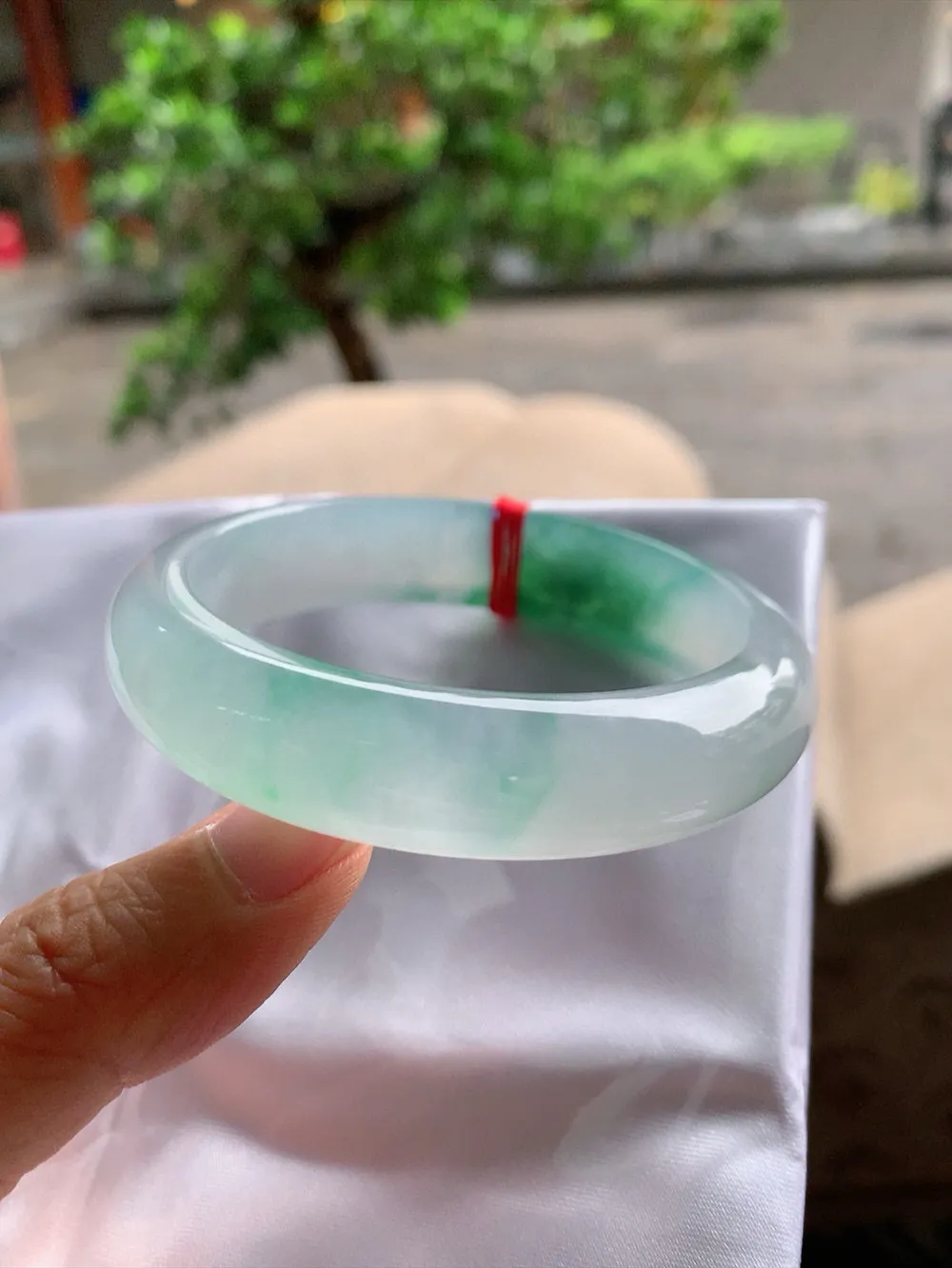 正圈冰玻翠绿 无瑕 尺寸:55.6/13.6/8.2 种色俱佳