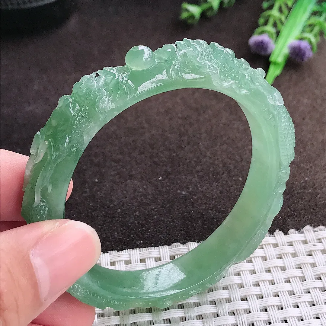 自然光52.5/12.2/10老坑冰胶果冻冰晴满绿双龙护主龙手镯宽边翡翠玉镯