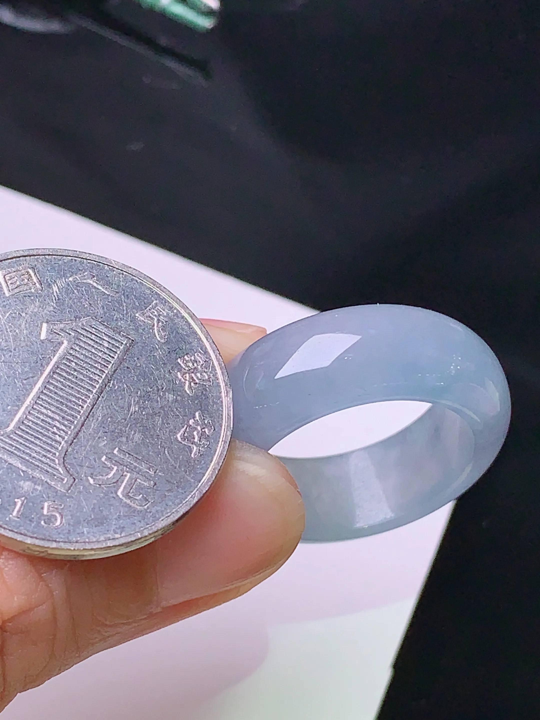 淡蓝指环 玉质细腻 色泽清新艳丽 圈口17 整体尺寸26.2*8.2*4.2