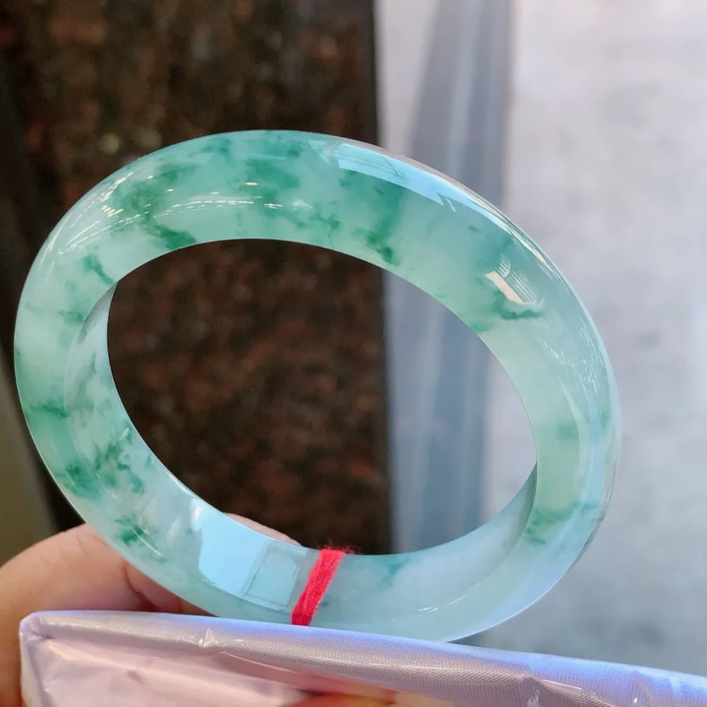 正圈高冰飘花 无瑕 尺寸:57.4/12.5/9.1 花美 种水好