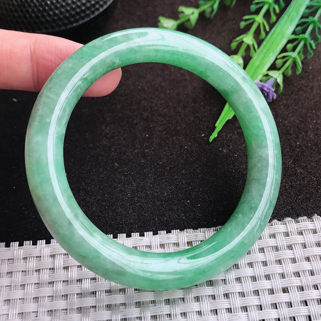 天然a货翡翠55/9.5/9.8老坑精美温润满绿圆条手镯翡翠玉镯美人镯