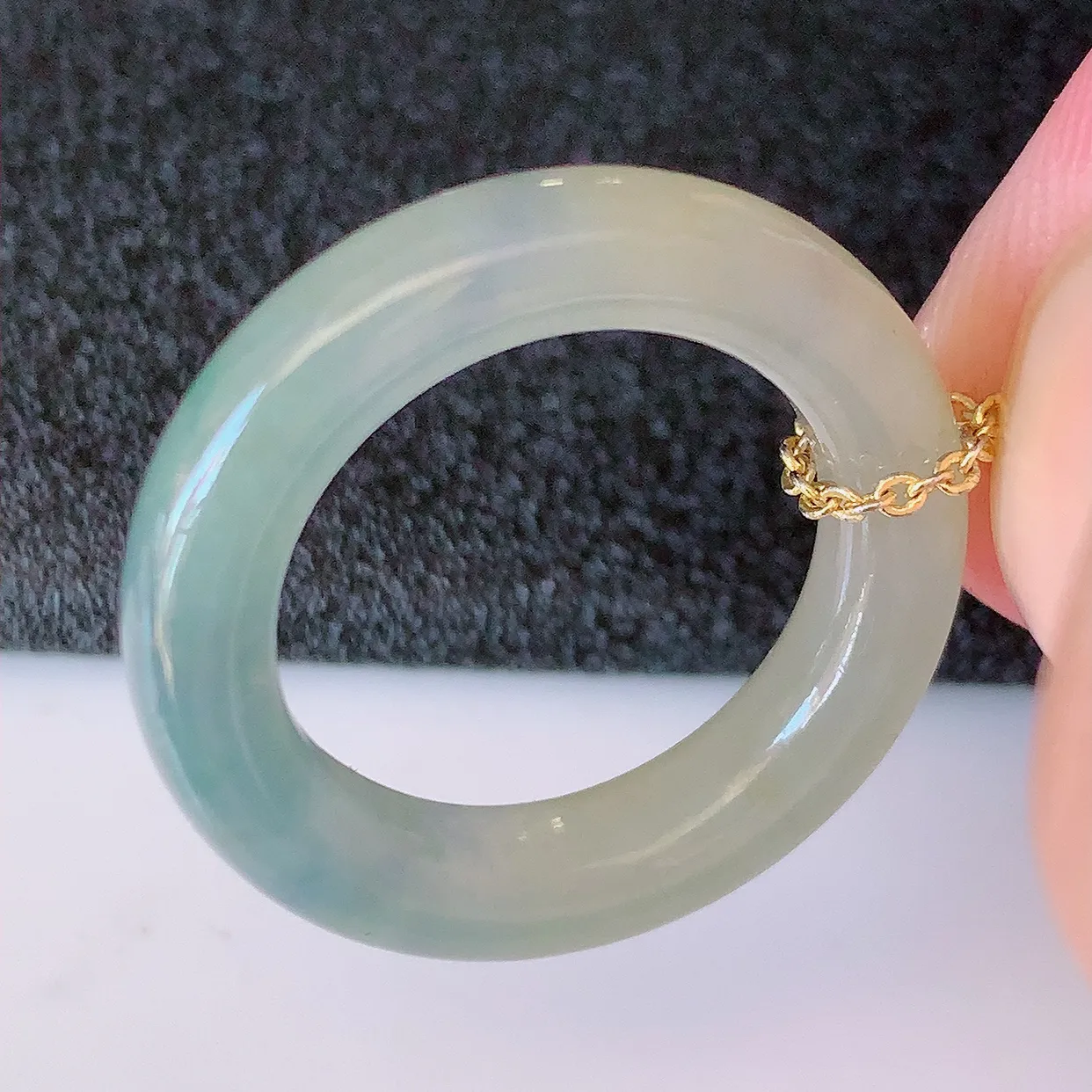 自然光实拍，17mm内径冰紫罗兰翡翠指环，玉戒指，玉质莹润，好精美好冰润的指环，14圈口，上手纤巧！#1.7尺寸17*4.6*4