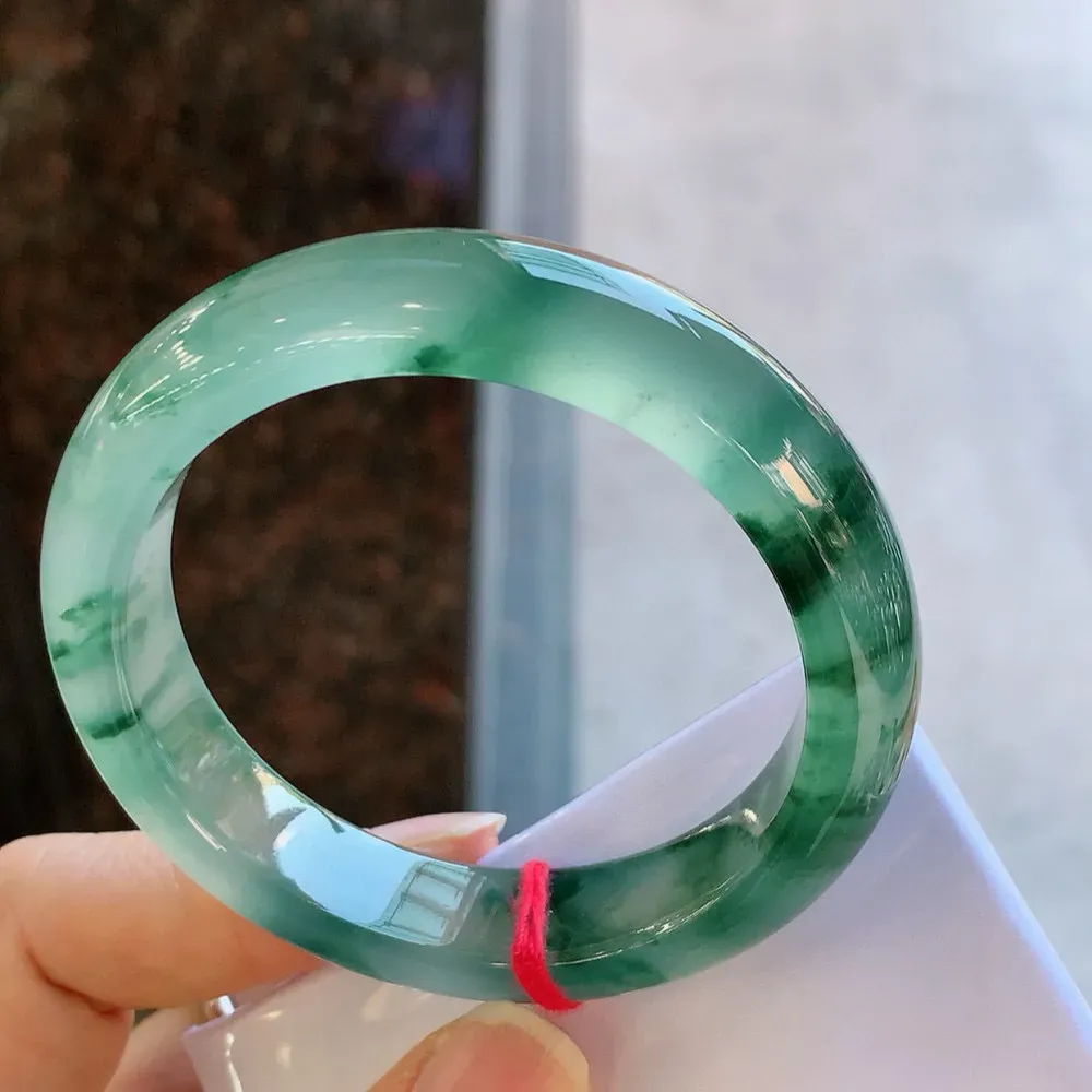 正圈冰玻飘花 无瑕 尺寸:53.1/12.1/8.3起刚光