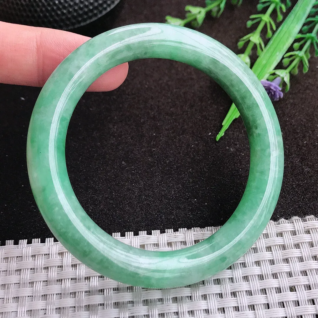 天然a货翡翠55/9.5/9.8老坑精美温润满绿圆条手镯翡翠玉镯美人镯