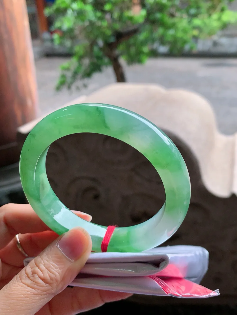 正圈高冰阳绿 无瑕 尺寸:58.3/12.4/9.4 种色俱佳