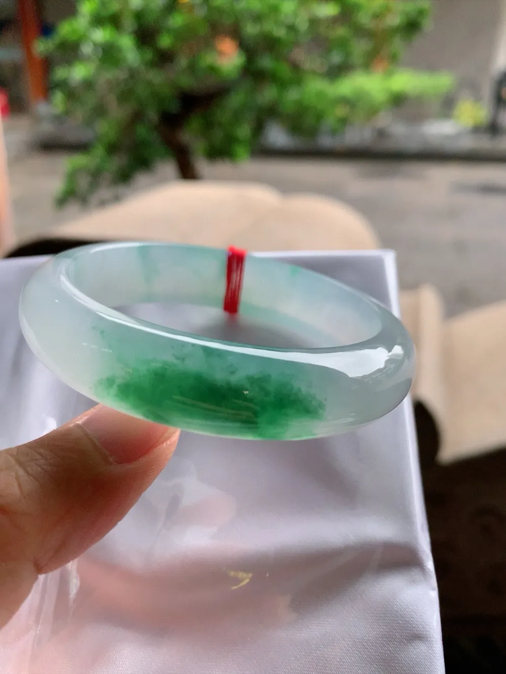 正圈冰玻翠绿 无瑕 尺寸:55.6/13.6/8.2 种色俱佳