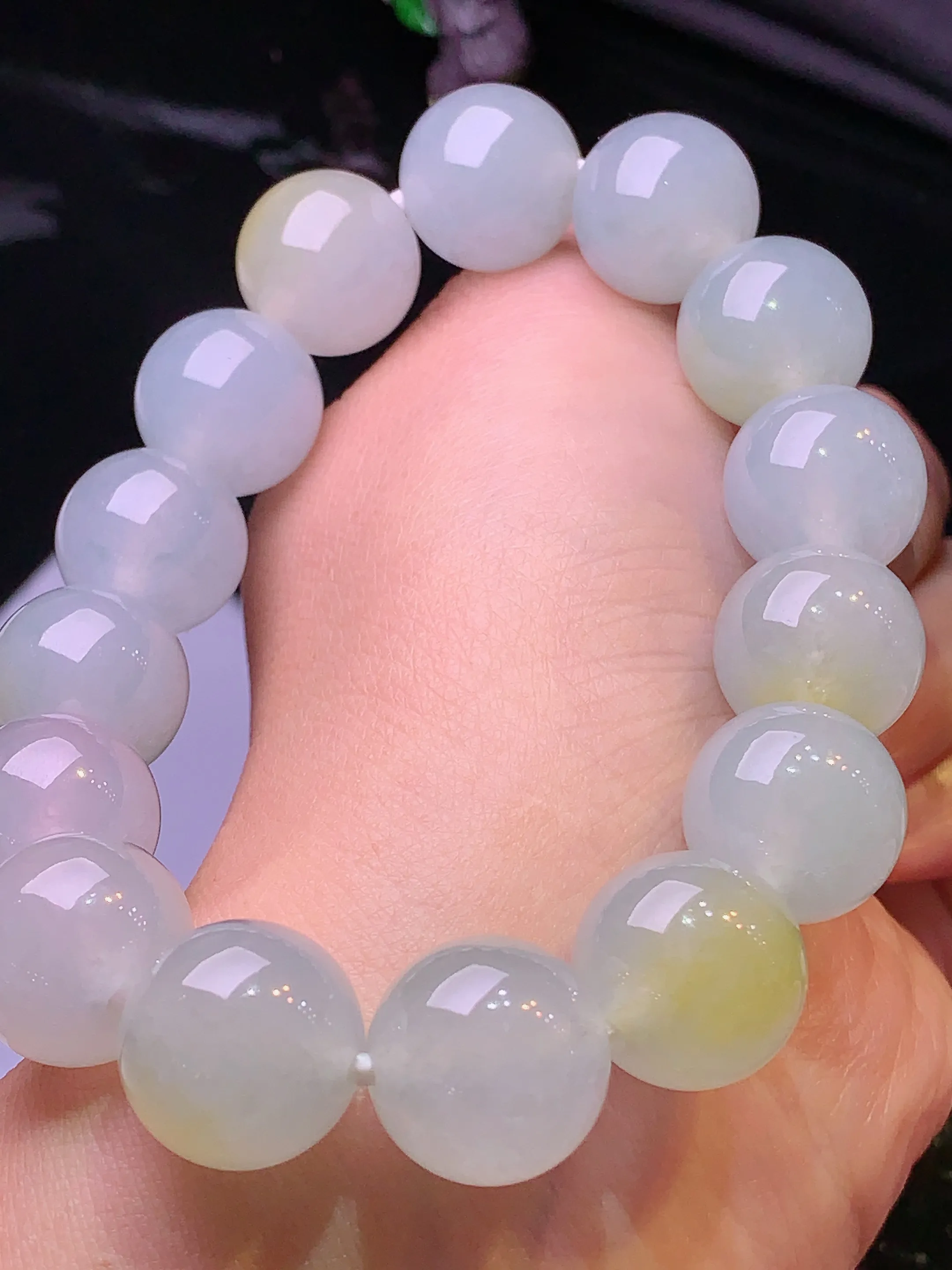 圆珠手链 玉质细腻 色泽清新艳丽 整体尺寸14.8