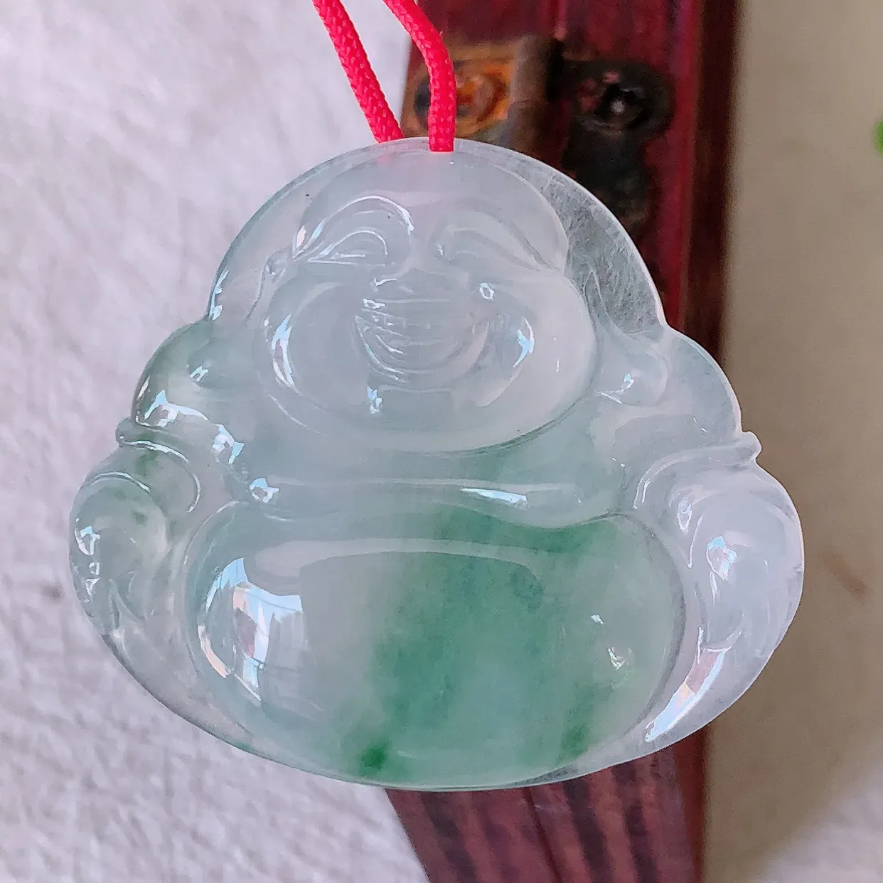自然光实拍，冰种飘花翡翠佛公吊坠，玉笑佛，饱满，开脸喜庆，配戴优雅迷人！#46.7