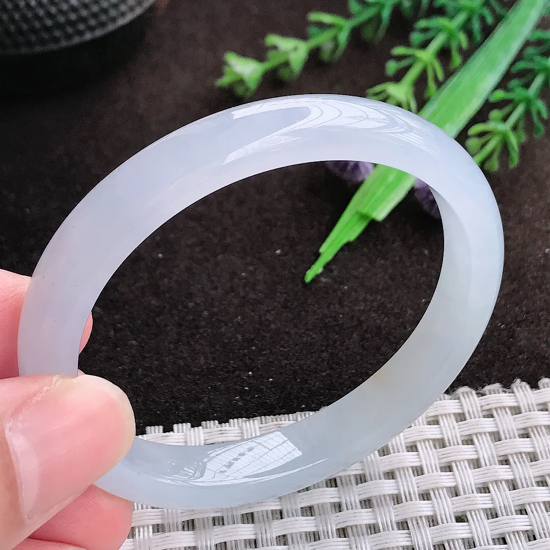 自然光52.5/45/9.2/9.5老坑秀气冰胶浅紫色贵妃手镯翡翠玉镯美人镯