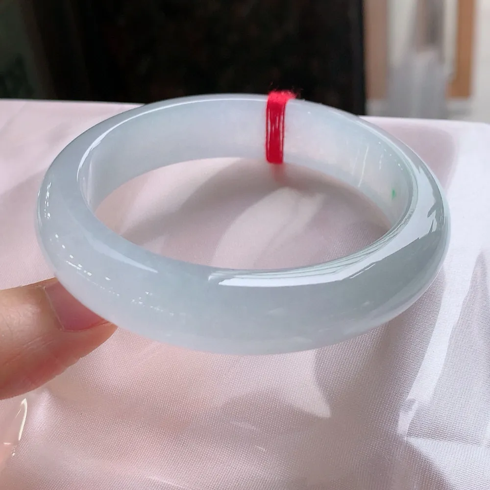 正圈高冰种 无瑕 尺寸:57.1/14/8.8 荧光闪闪🥰🥰