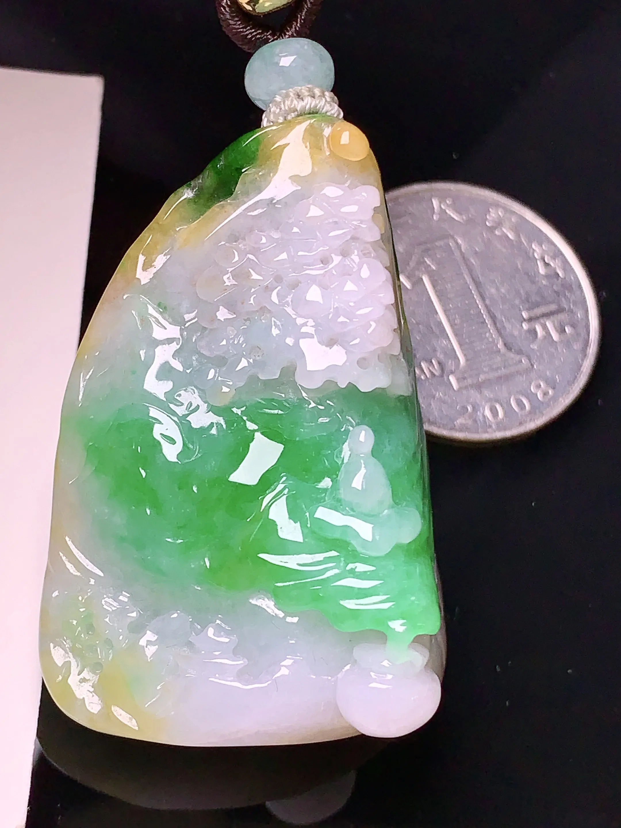 黄绿悟道吊坠 玉质细腻 色泽清新艳丽 整体尺寸45*31.5*18.7