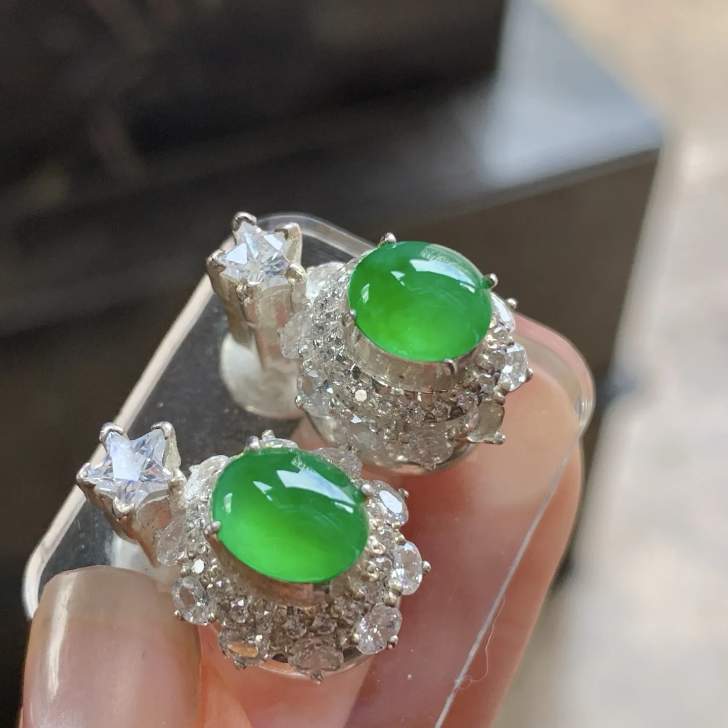 冰绿耳钉^_^鲜艳亮眼 铜拖