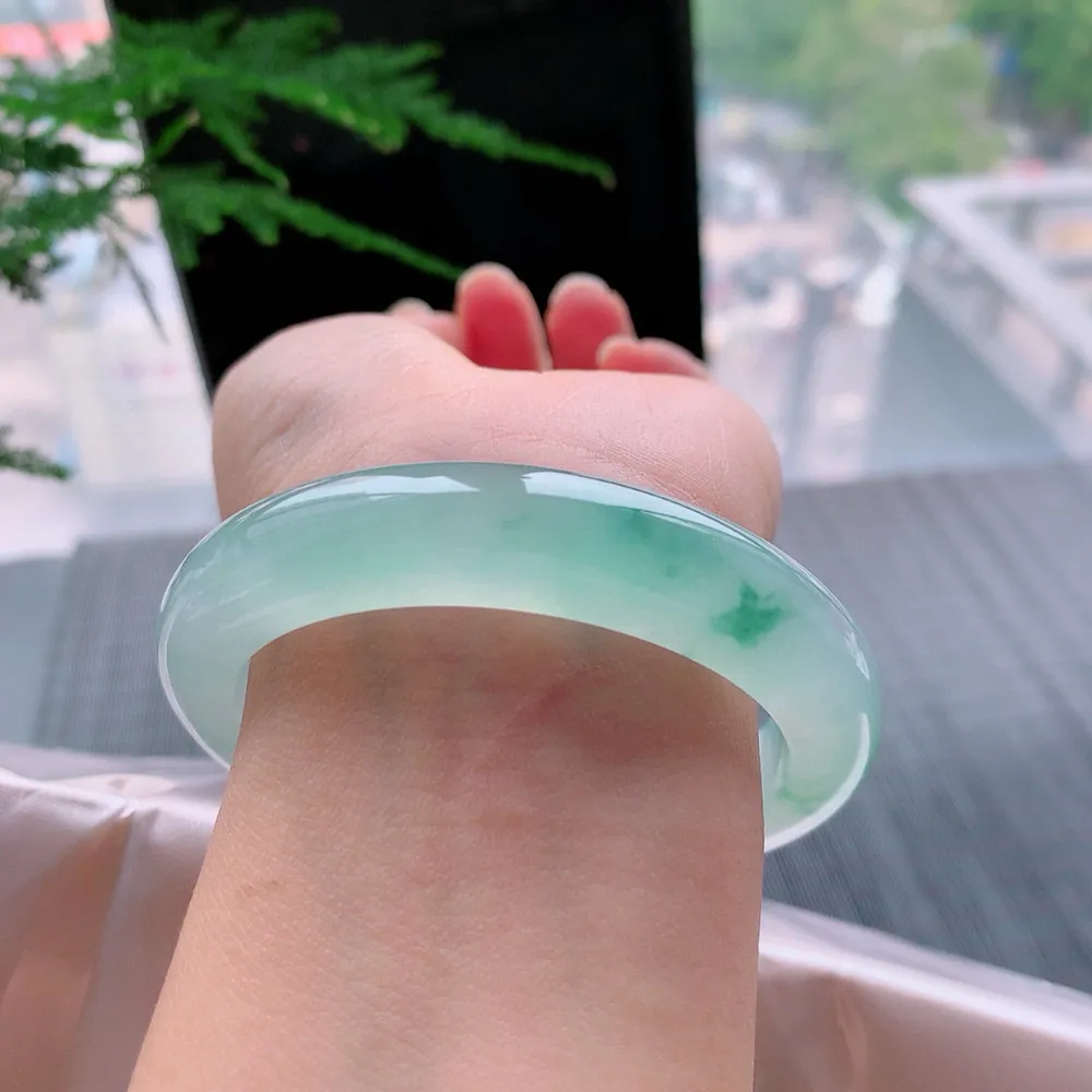 正圈冰玻飘花 无瑕 尺寸:58.1/12.6/9.6 胶感十足