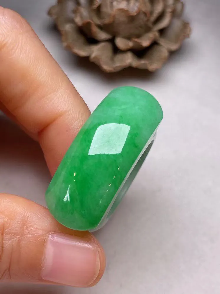 冰糯种辣色【介指】种水好，玉质细腻 ，卖相好’