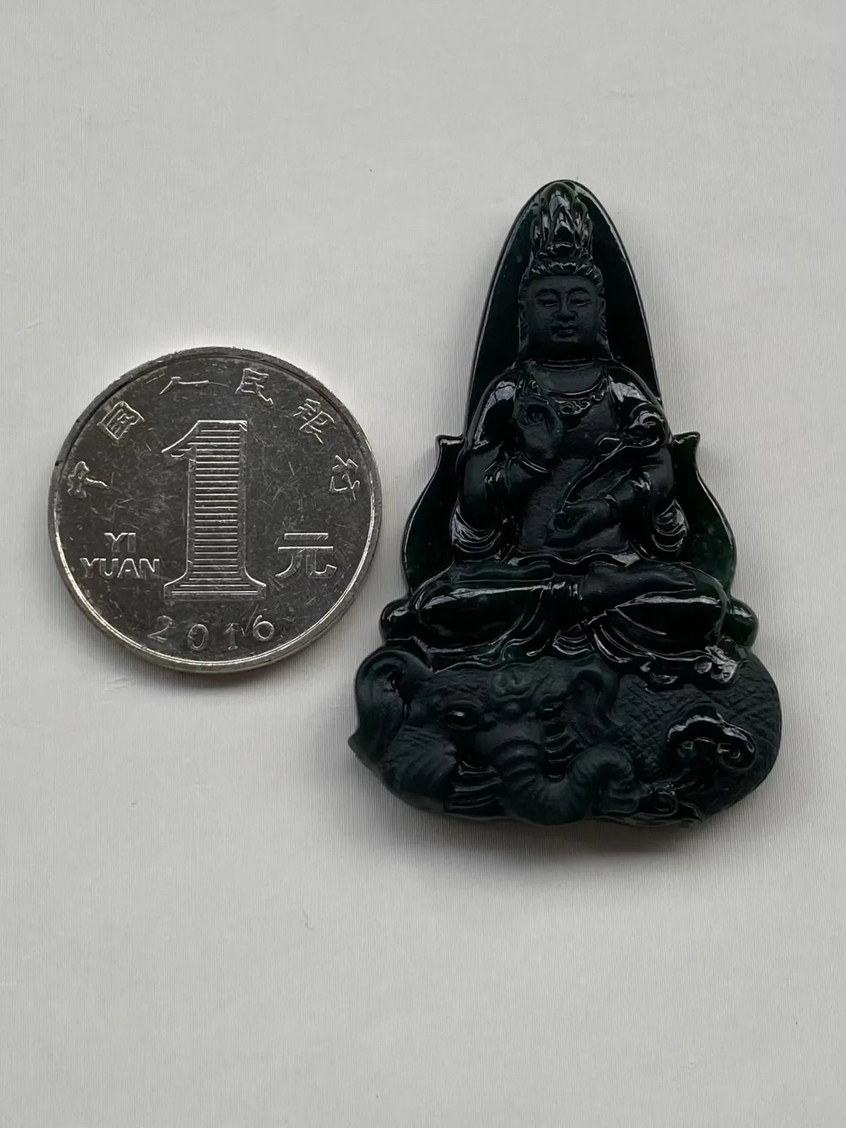 墨翠【普贤菩萨】细腻干净，黑度好、性价比高，雕工精湛，打灯透绿‘