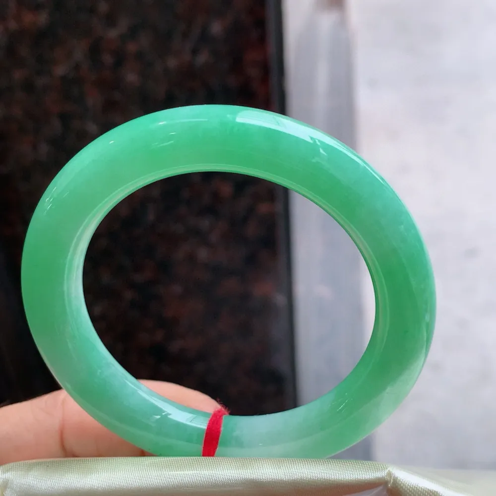 圆条满绿 无瑕 尺寸:53.8/10.8 满色