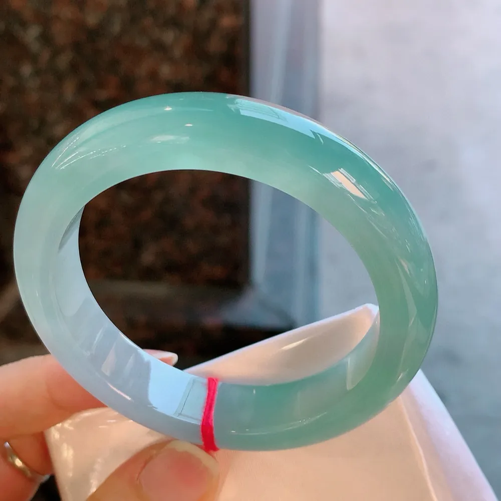 正圈高冰天空蓝 无瑕 尺寸:55.6/12.4/9.1 种色俱佳