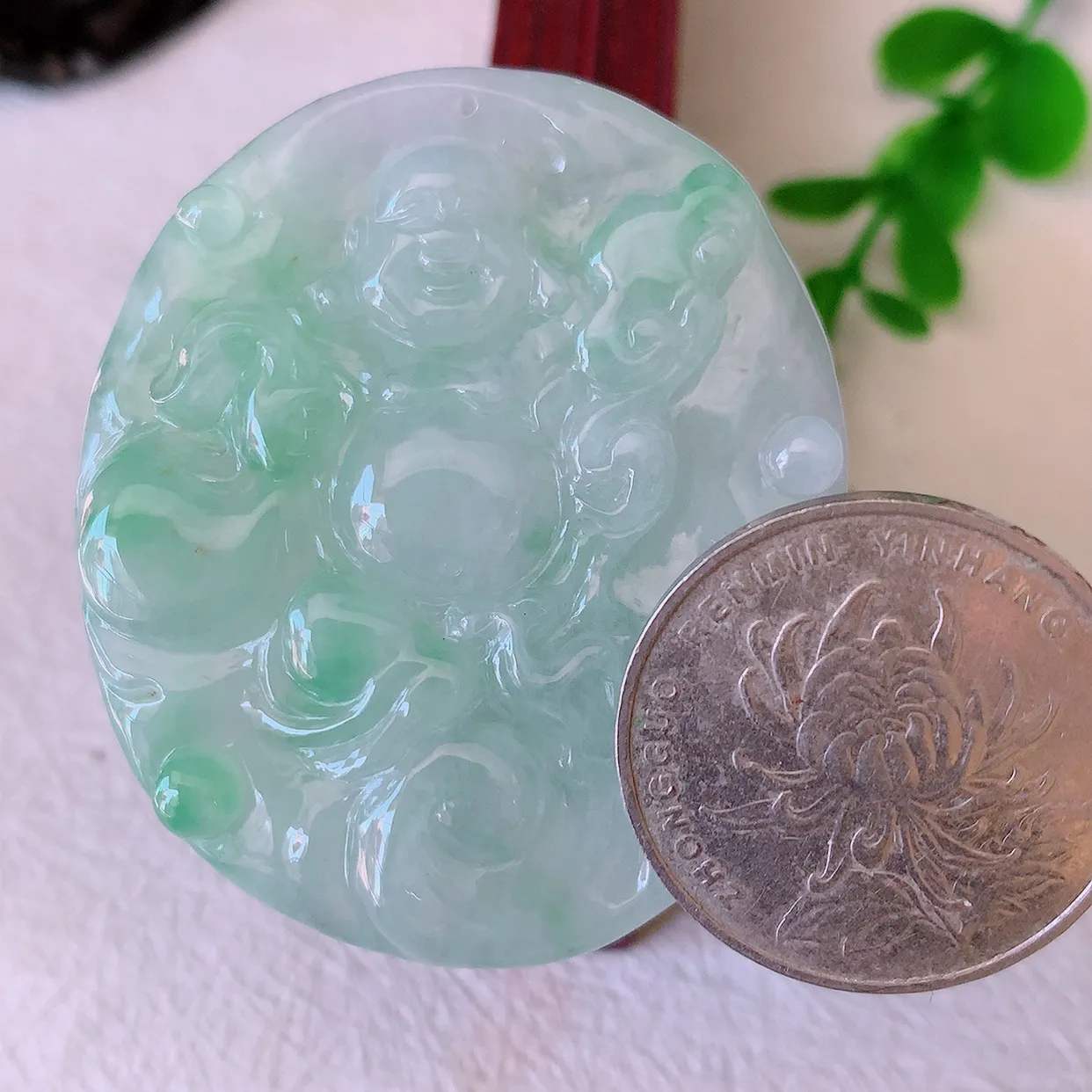 自然光实拍，冰胶飘绿翡翠逍遥布袋佛吊坠，代代有钱，水足丰盈，盈满欢喜，配戴送礼佳品！#46.7