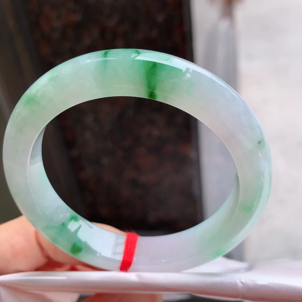 正圈冰绿花 无瑕 尺寸:56.1/12.2/9 花美 种水好🥰🥰