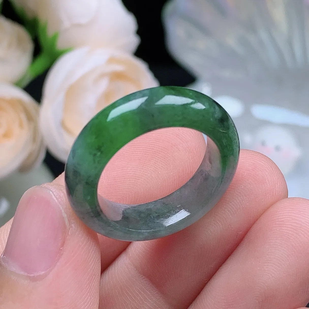 缅甸翡翠老坑种水润起胶乌鸡飘阳绿戒指玉指环  水润通透 尺寸：18.4-6.8-4.1mm 18号圈口2S