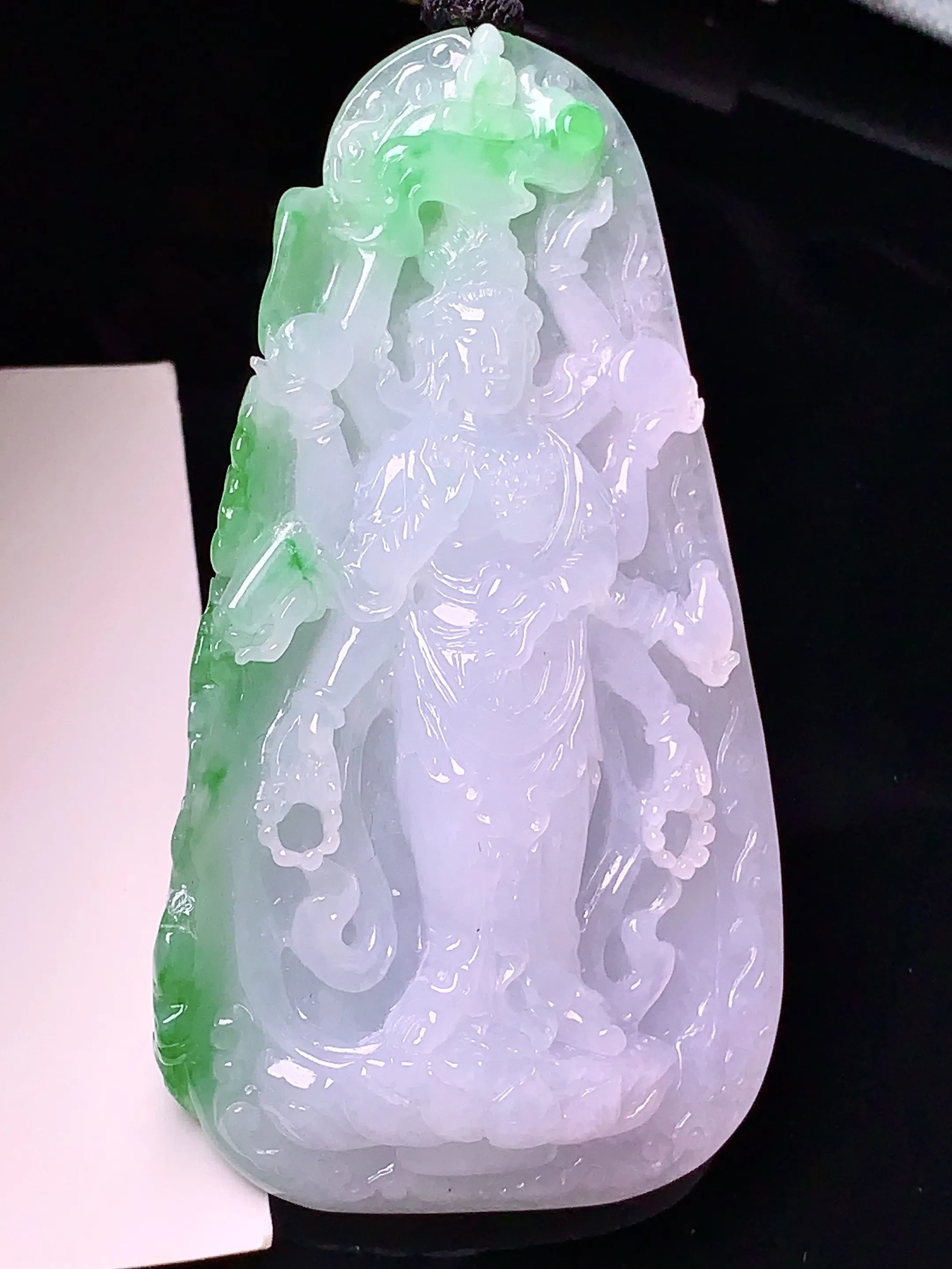 18k金钻镶嵌飘绿千手观音吊坠 玉质细腻 色泽清新艳丽 整体尺寸72.6*39.8*12