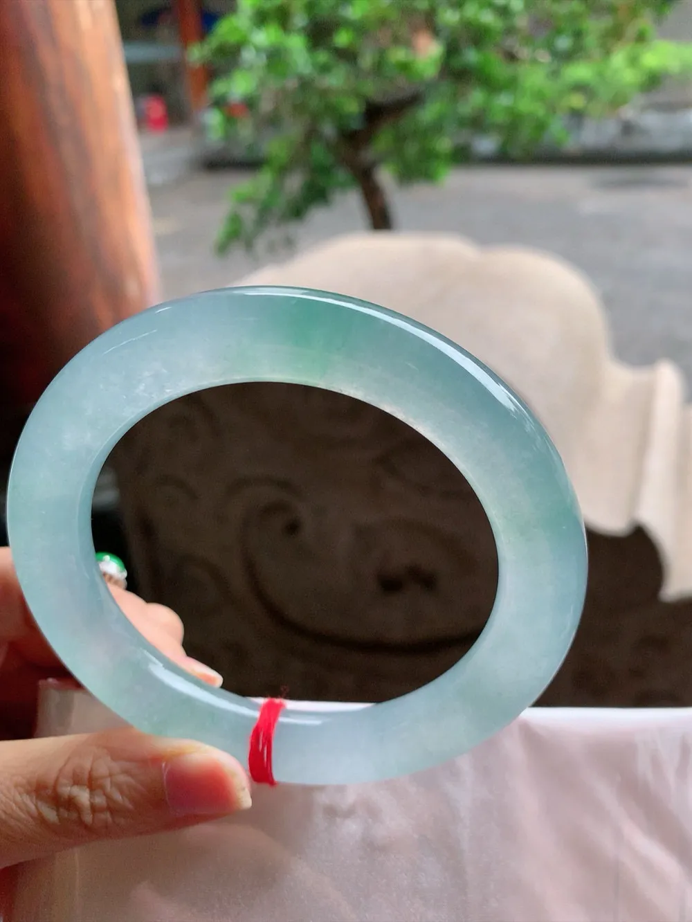 圆条冰玻阳绿 无瑕 尺寸:65.2/12.4 荧光闪闪 大圈口🥰🥰