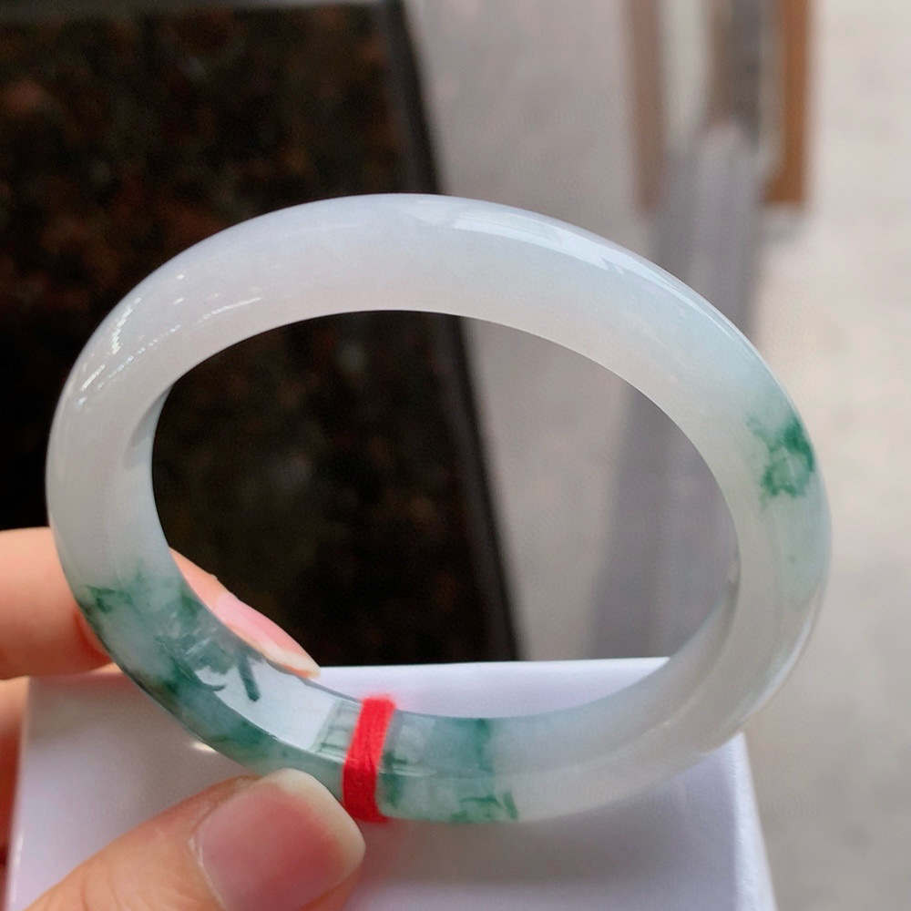 贵妃冰飘花 无瑕 尺寸:52.6/45.8/10/7.5 花美