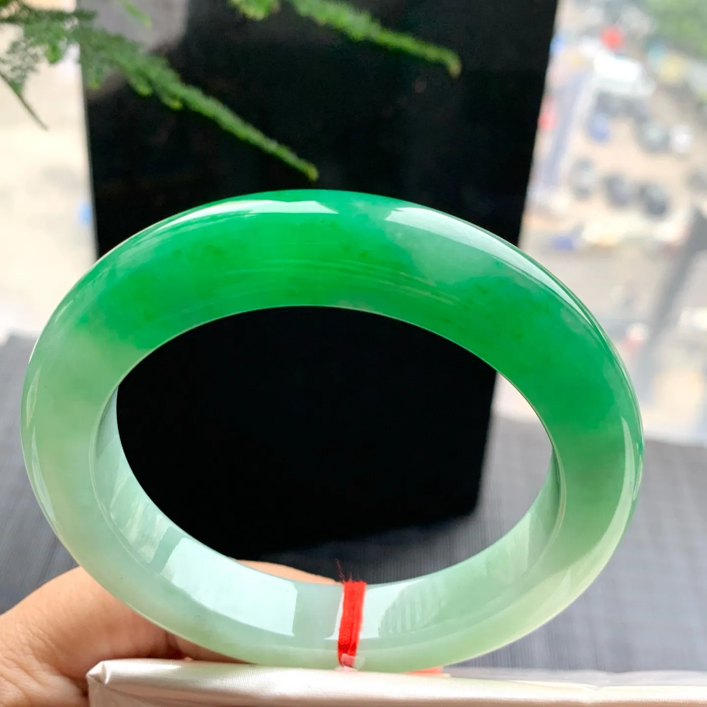 正圈一大节阳绿 无瑕 尺寸:61.3/12.5/11.1 色好 大圈口🥰🥰