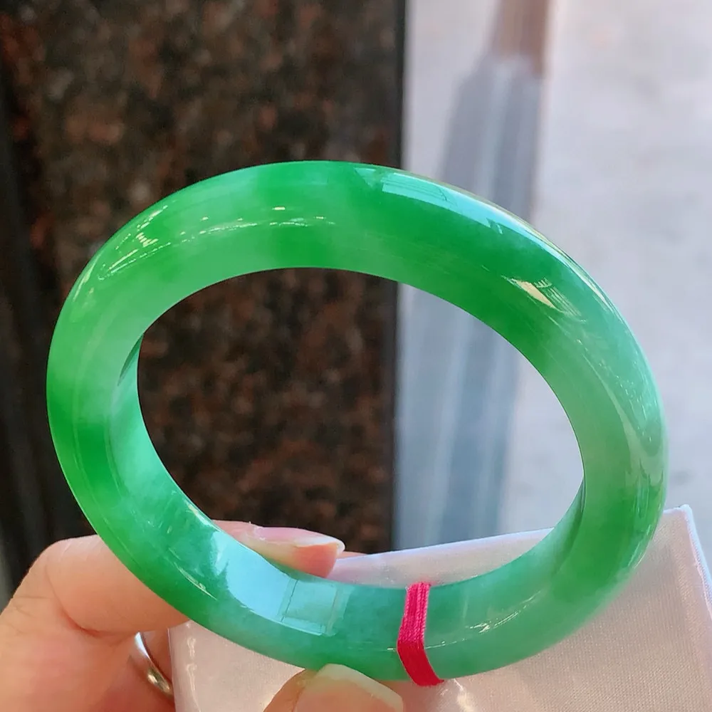 正圈一大圈阳绿 无瑕 尺寸:57.4/11.4/9.4 色阳