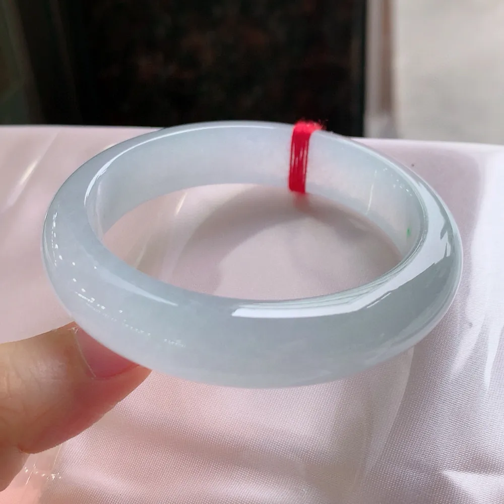 正圈高冰种 无瑕 尺寸:57.1/14/8.8 荧光闪闪🥰🥰