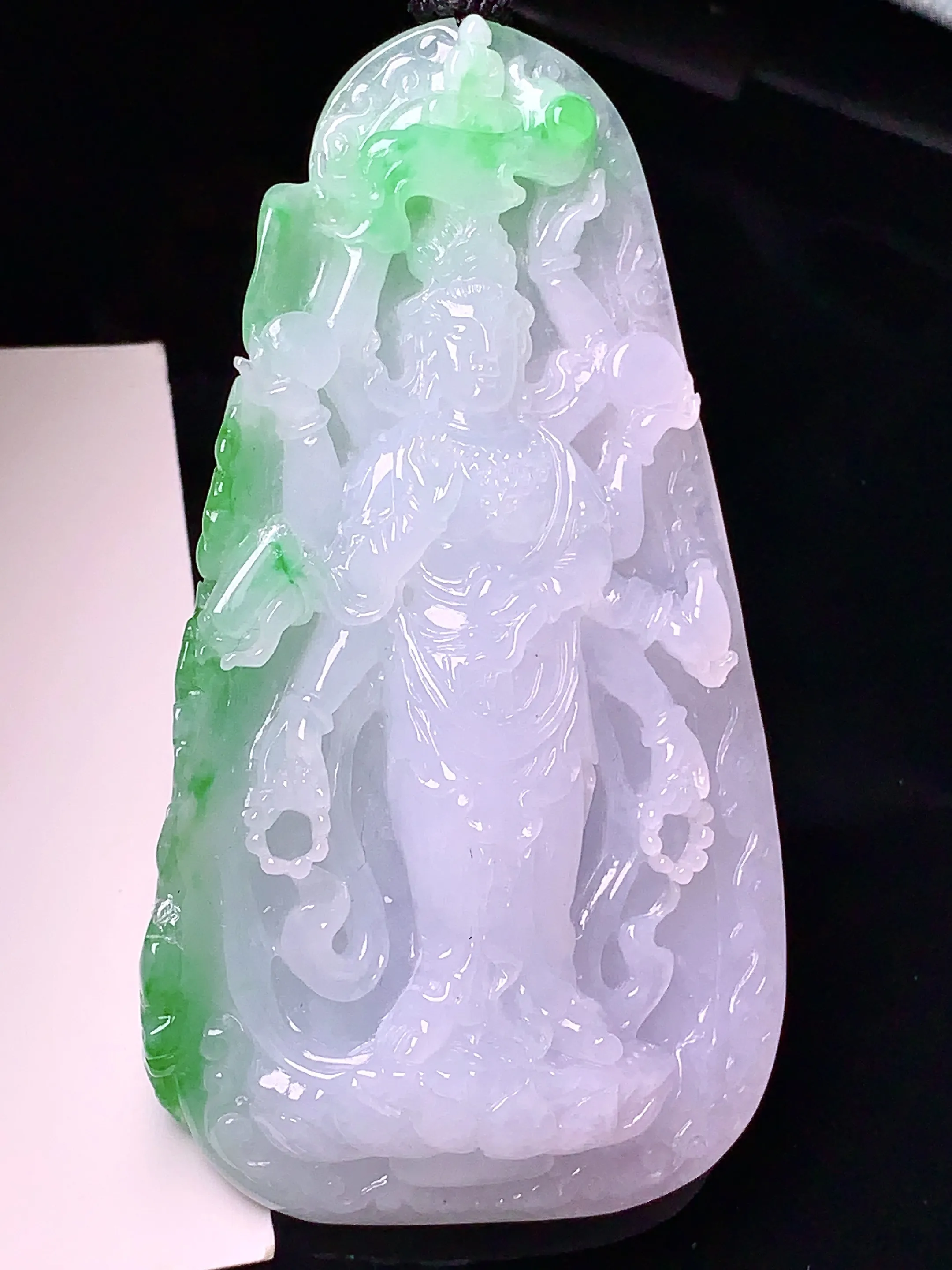 18k金钻镶嵌飘绿千手观音吊坠 玉质细腻 色泽清新艳丽 整体尺寸72.6*39.8*12