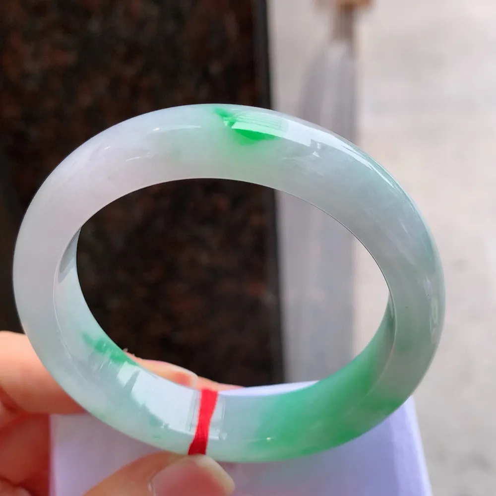 正圈冰糯阳绿 无瑕 尺寸:55.8/13.5/8.7 色好