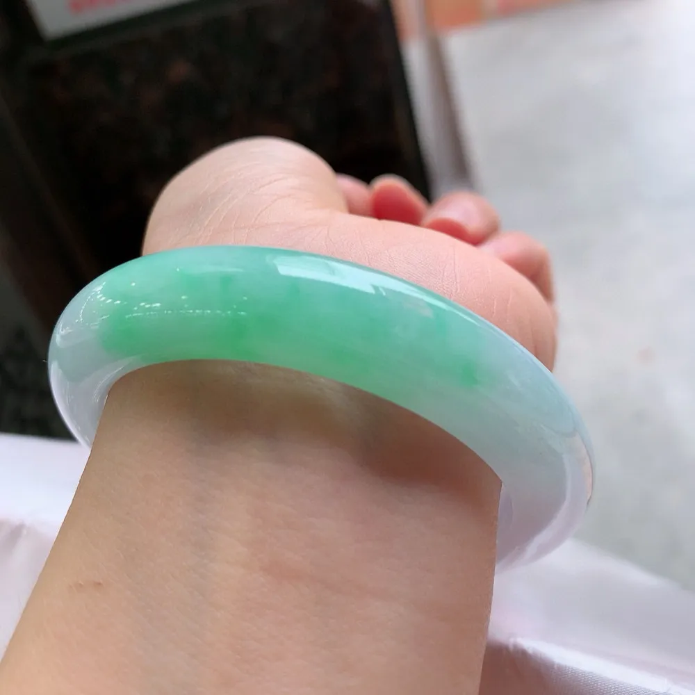 正圈冰春彩 无瑕 尺寸:56.1/12.3/9.5 超美