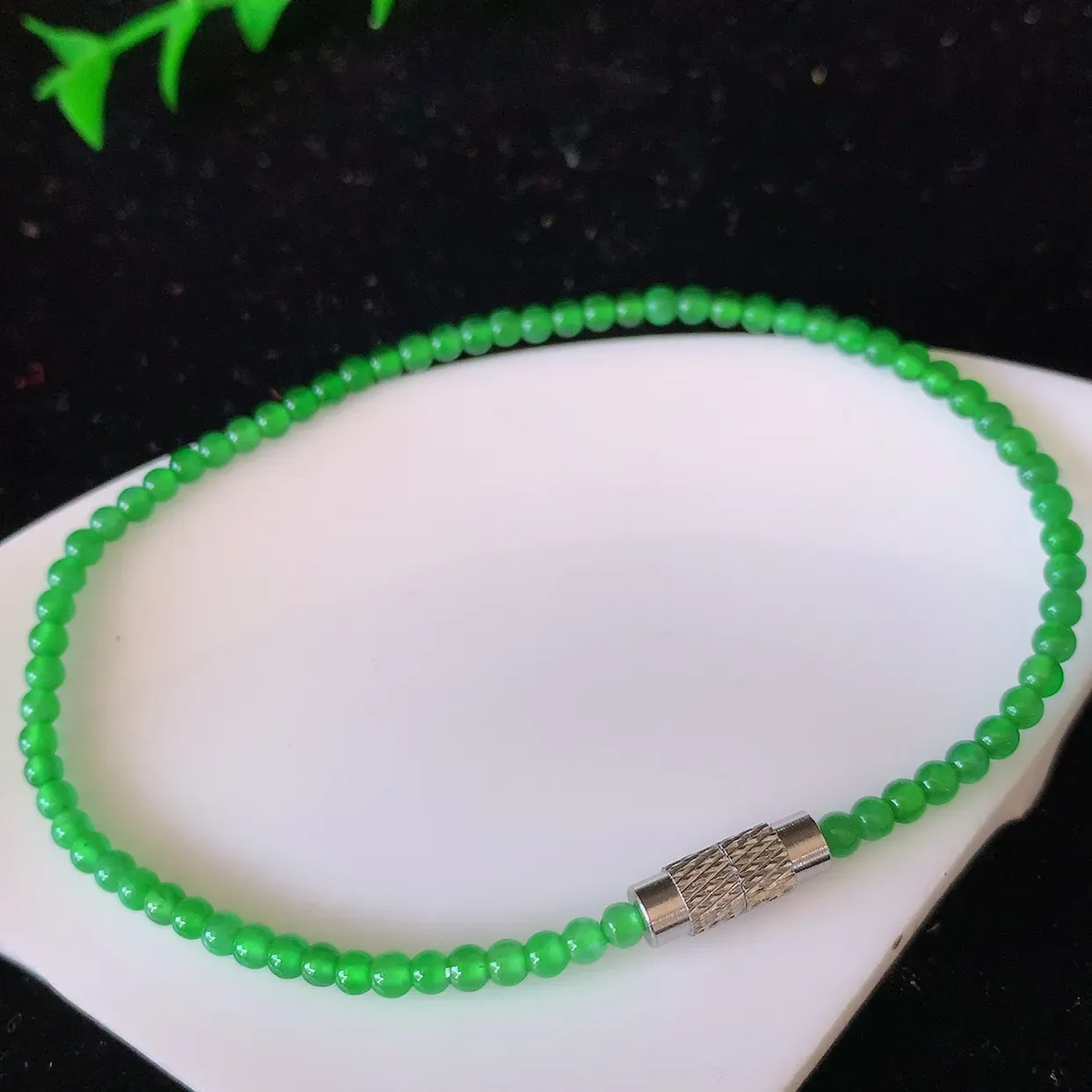 自然光实拍，冰种满绿翡翠手串手链，种老水足，冰清玉润  颜色漂亮  #81.7取一尺寸2.8