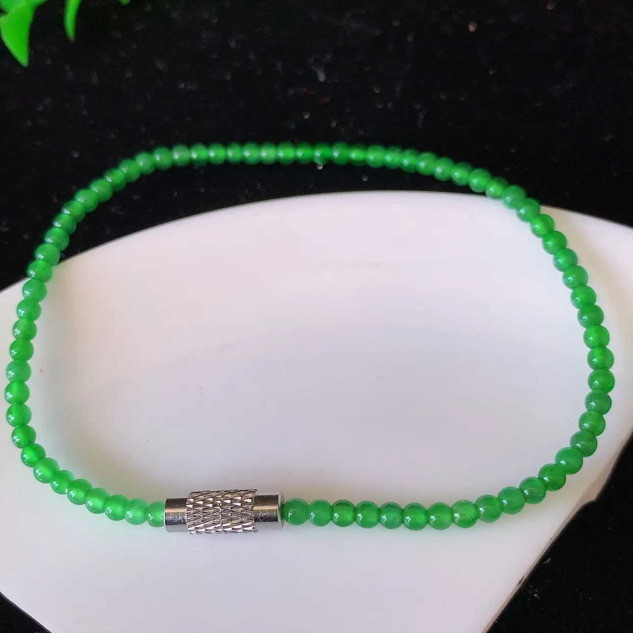 自然光实拍，冰种满绿翡翠手串手链，种老水足，冰清玉润  颜色漂亮  #81.7取一尺寸2.8