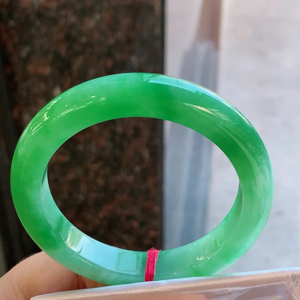 正圈一大圈阳绿 无瑕 尺寸:57.4/11.4/9.4 色阳