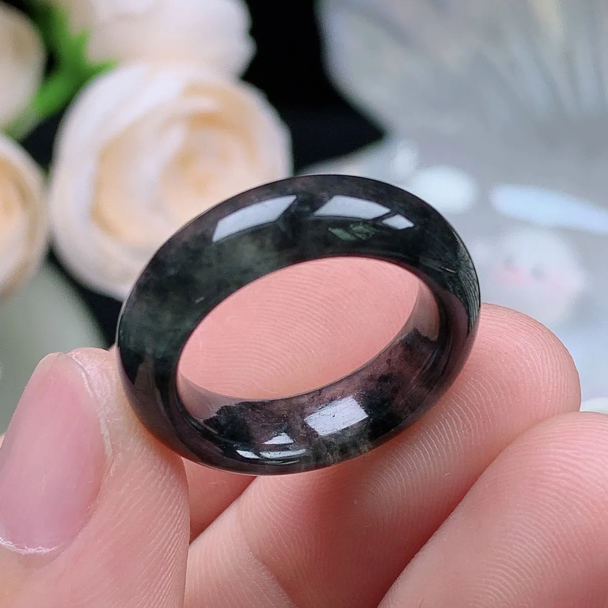 缅甸翡翠老坑冰种水润起胶冰乌鸡戒指玉指环  水润通透 尺寸：16.9-6.4-3.8mm 14号圈口2S