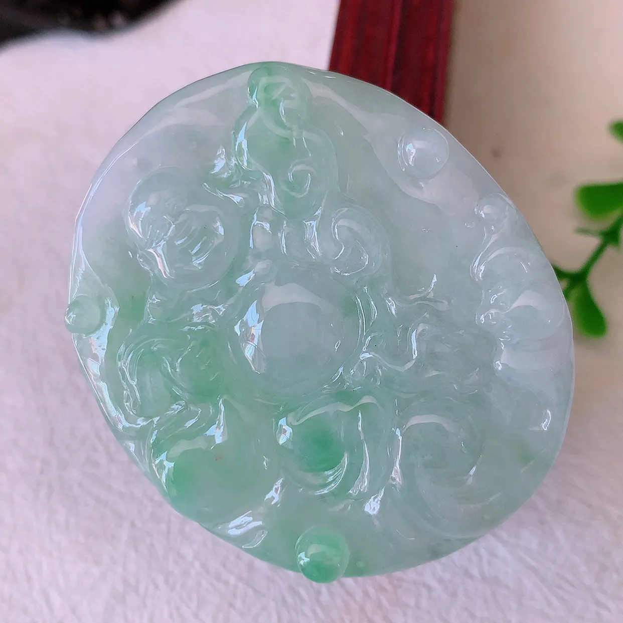 自然光实拍，冰胶飘绿翡翠逍遥布袋佛吊坠，代代有钱，水足丰盈，盈满欢喜，配戴送礼佳品！#46.7