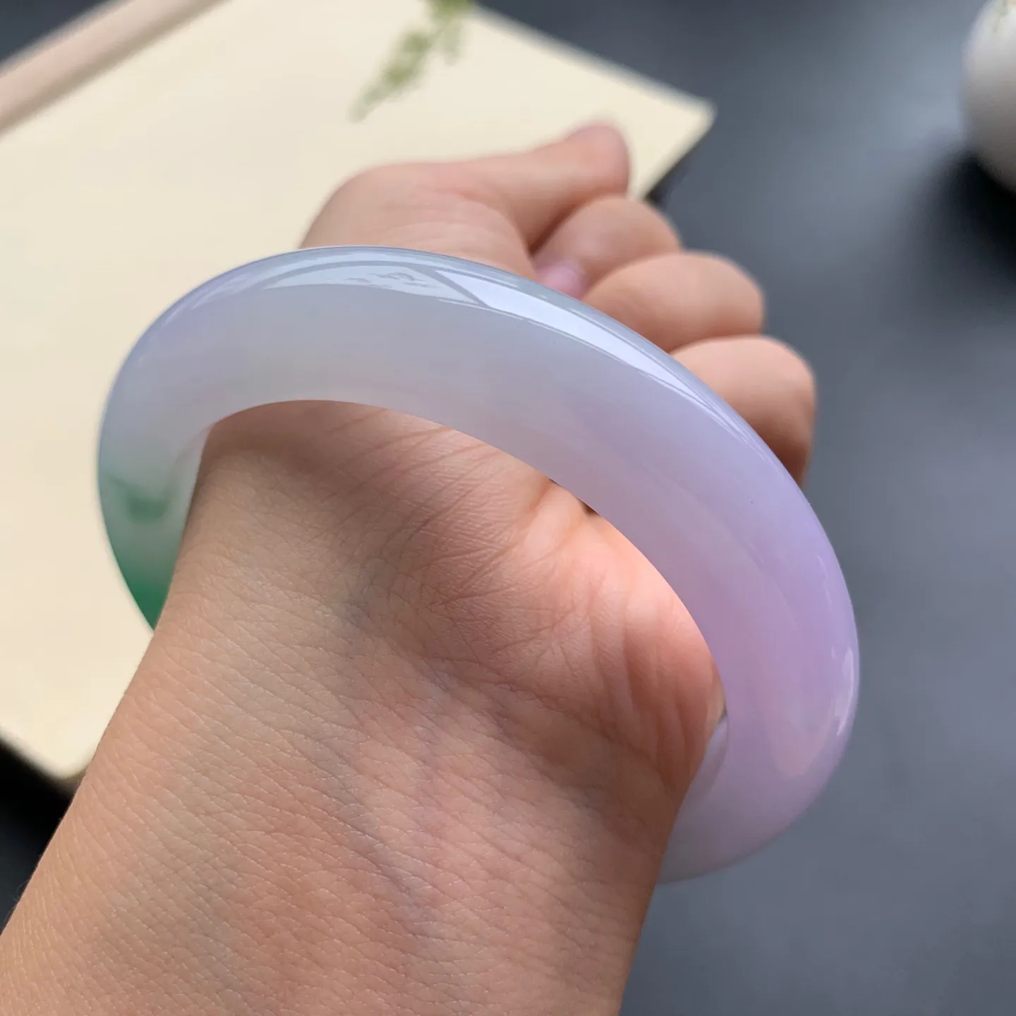 57圈口春彩正圈手镯 尺寸：57-12-9.8，无纹裂，水润细腻，优美迷人