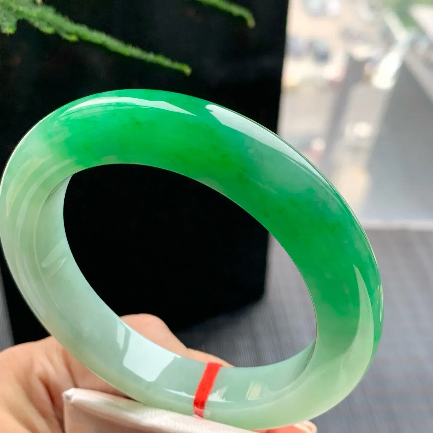 正圈一大节阳绿 无瑕 尺寸:61.3/12.5/11.1 色好 大圈口🥰🥰